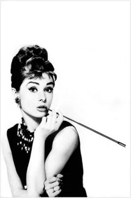 Breakfast at Tiffany's: Een tijdloze romantische komedie vol onverwachte dromen en glamour!